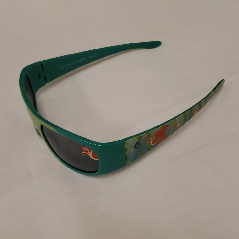 Disney Finding Dory Wrap Sunglasses Green Kids Boys Girls OS NWT